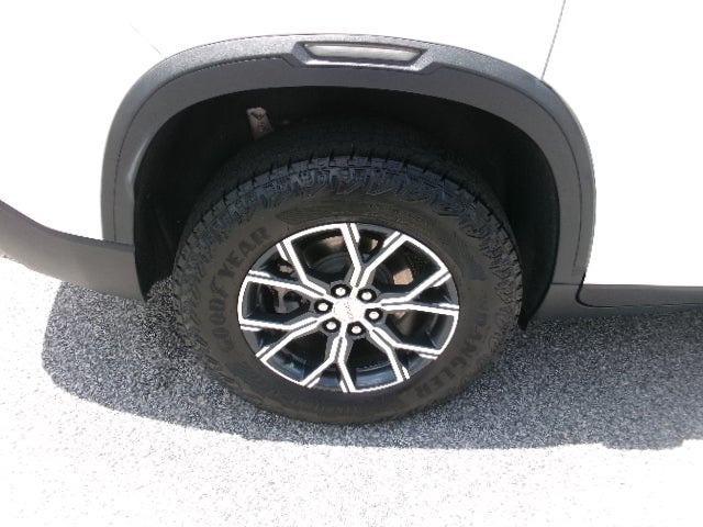 2024 GMC Acadia AT4