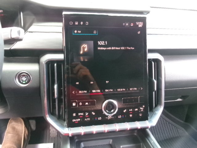 2024 GMC Acadia AT4