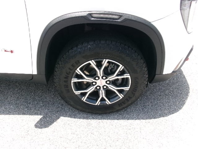 2024 GMC Acadia AT4