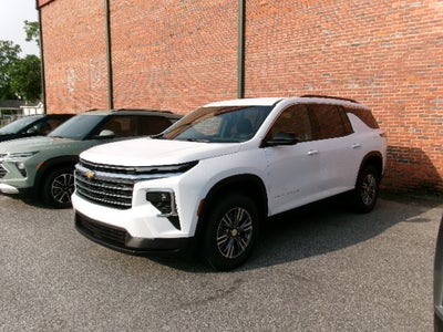 2025 Chevrolet Traverse LT