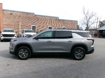 2025 Chevrolet Traverse LT