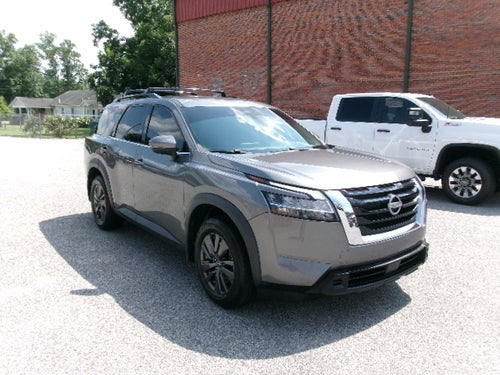 2022 Nissan Pathfinder SV