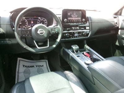 2022 Nissan Pathfinder SV