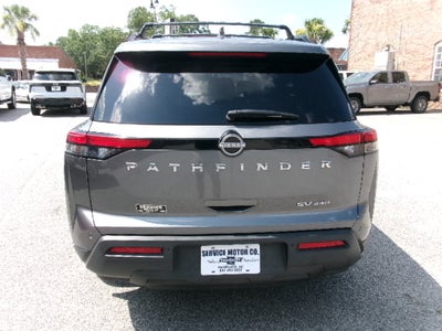 2022 Nissan Pathfinder SV
